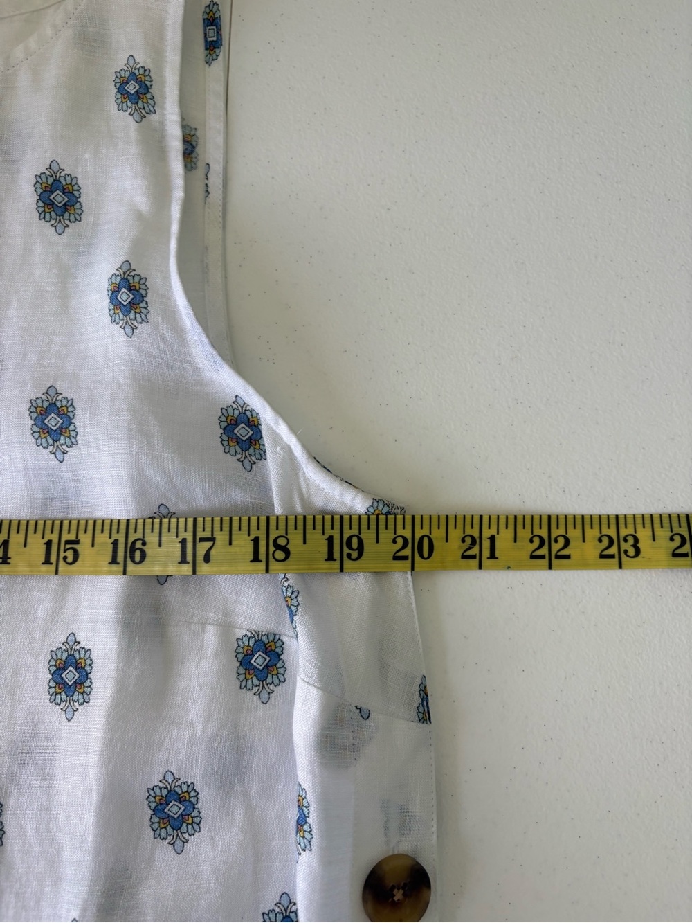 J. Jill Love Linen Size M Sleeveless Top with Blue Medallion Print Cruise Cool - Picture 10 of 11